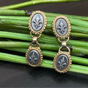 Vintage Signed MONET Fleur De Lis Dangling Earrings